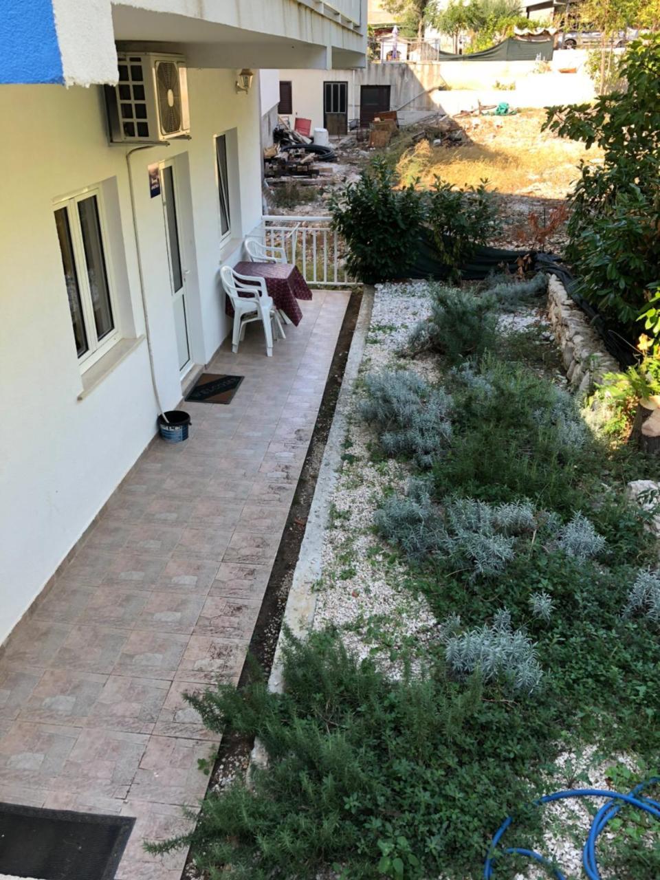 Nikola Apartment *