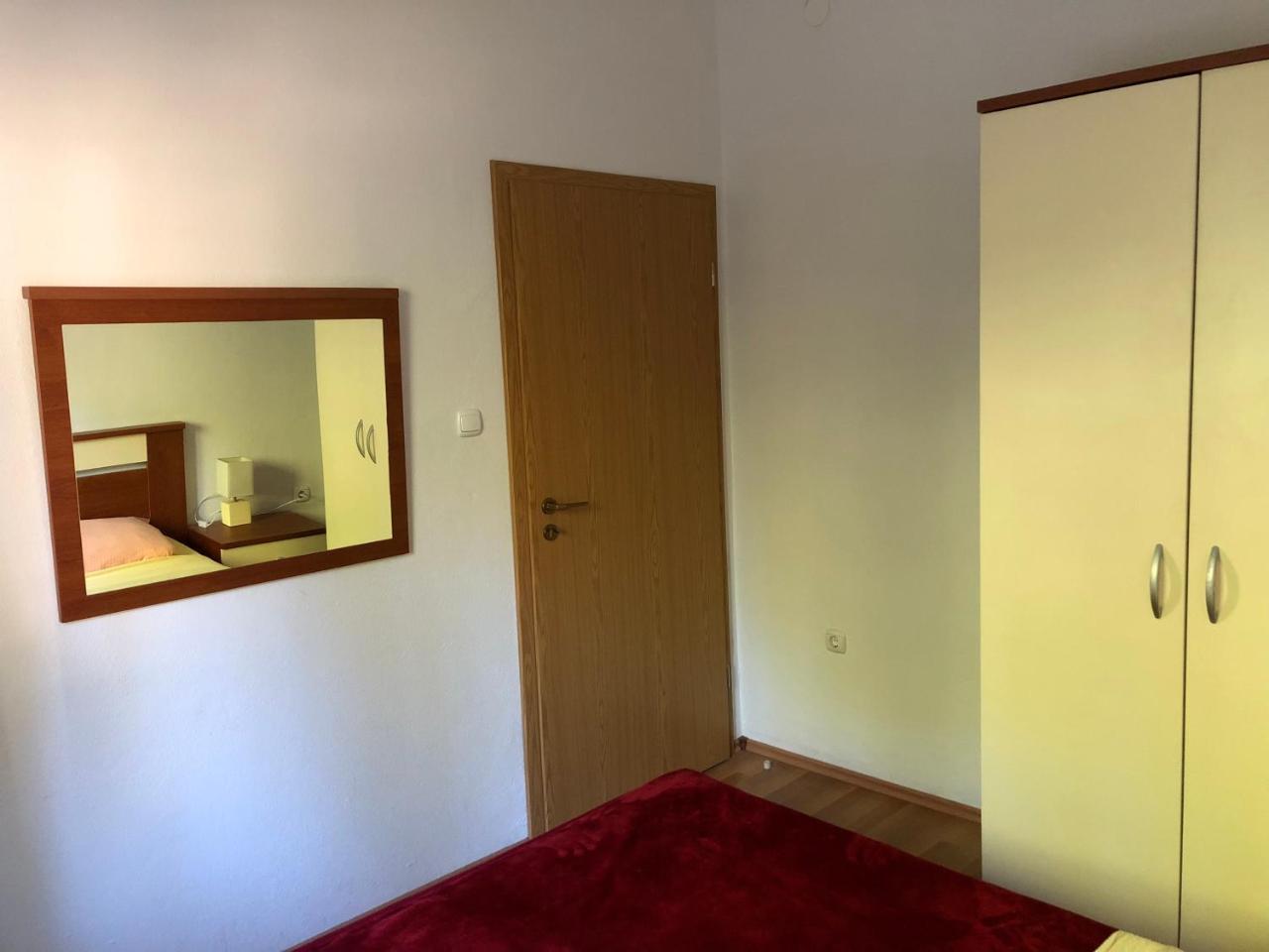 Apartment Nikola Blace
