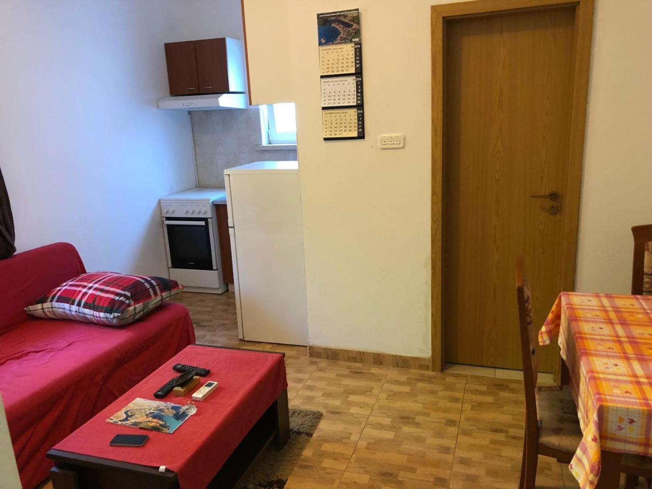 Nikola Apartment *