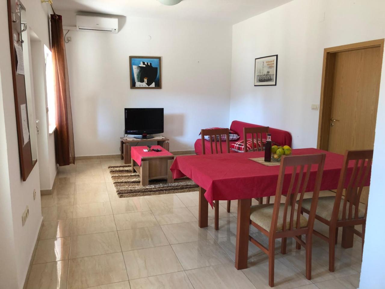 Apartment Nikola *